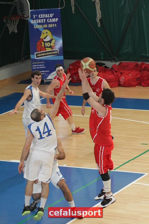 110327Aquila051.jpg