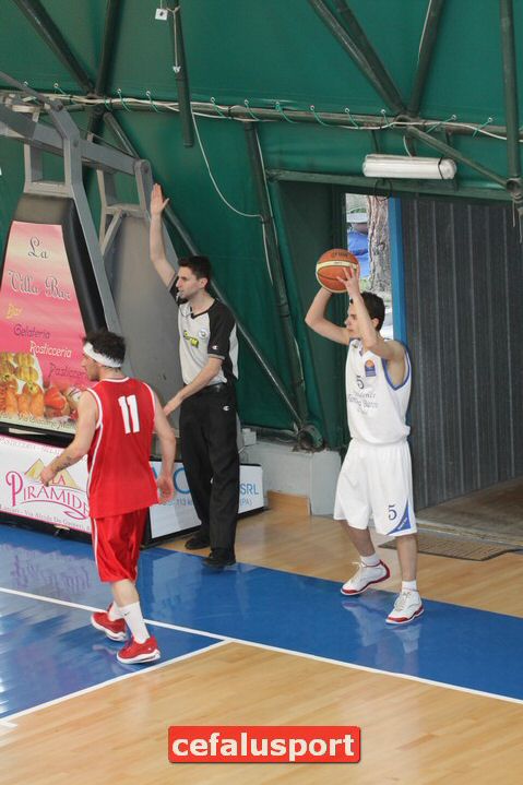 110327Aquila057.jpg