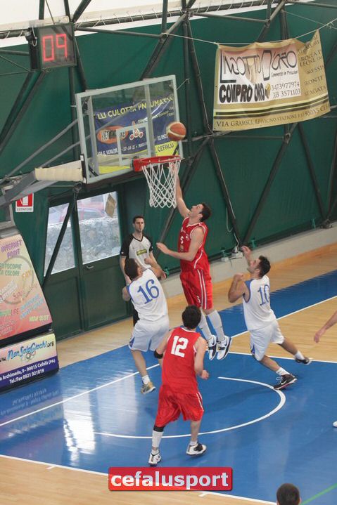 110327Aquila079.jpg