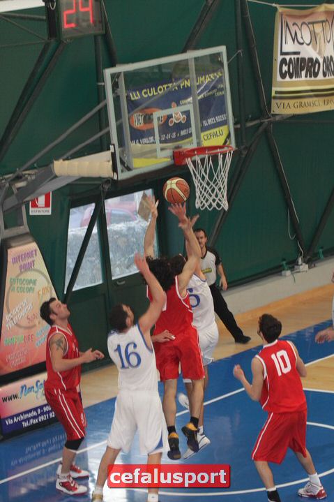 110327Aquila089.jpg