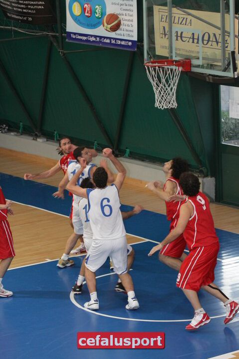 110327Aquila096.jpg
