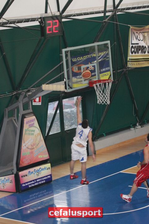 110327Aquila141.jpg