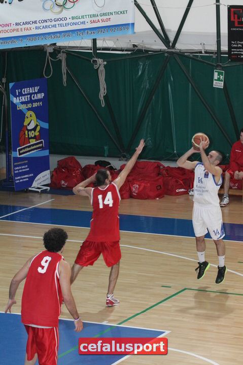 110327Aquila146.jpg