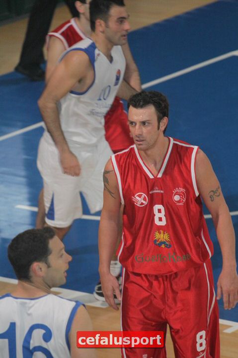 110327Aquila240.jpg