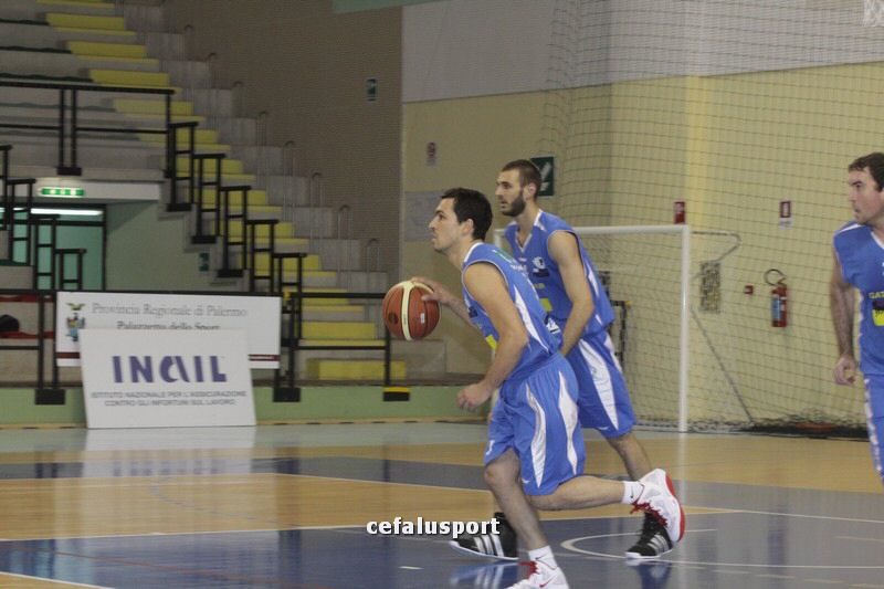 111215_basketge102.jpg