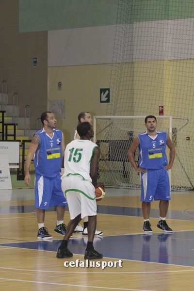 111215_basketge158.jpg