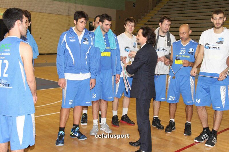 111215_basketge374.jpg