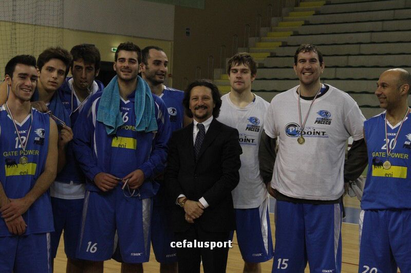 111215_basketge387.jpg