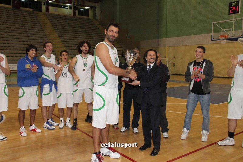 111215_basketge406.jpg