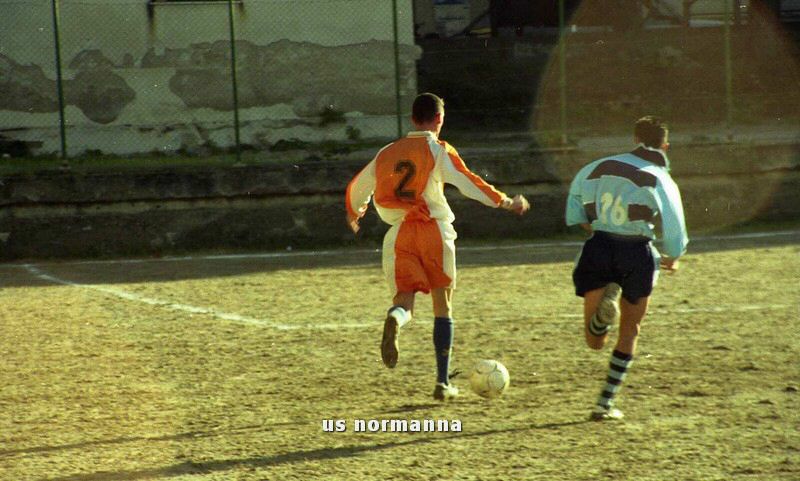 2001p101020_tn_tm.jpg