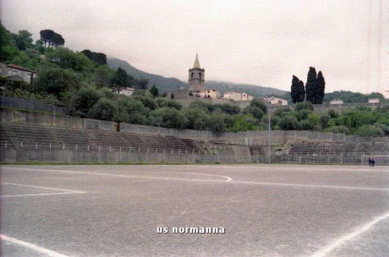 2002p17001_tn.jpg