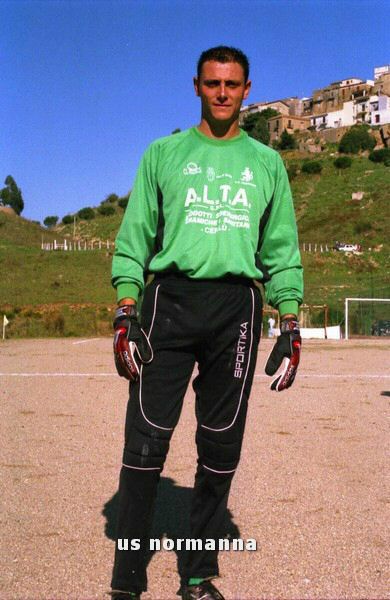 2002p77022_tn_tm.jpg