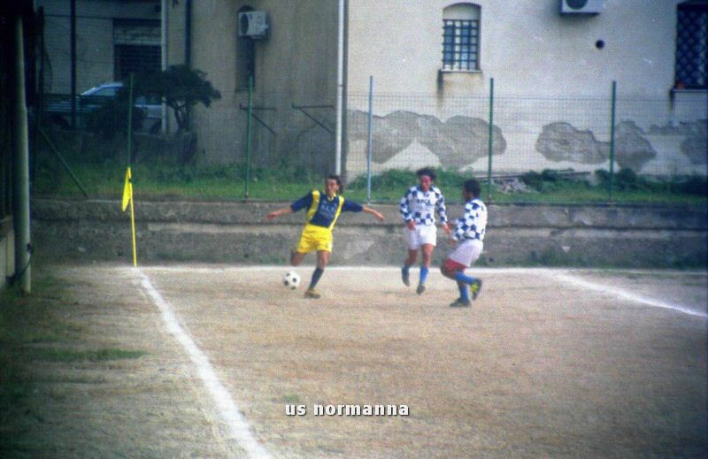 2002p83013_tn_tm.jpg