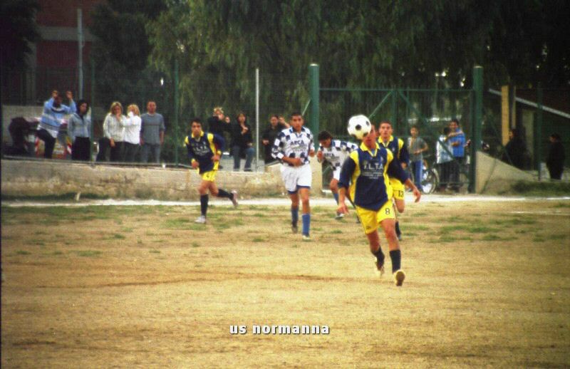 2002p83014_tn_tm.jpg