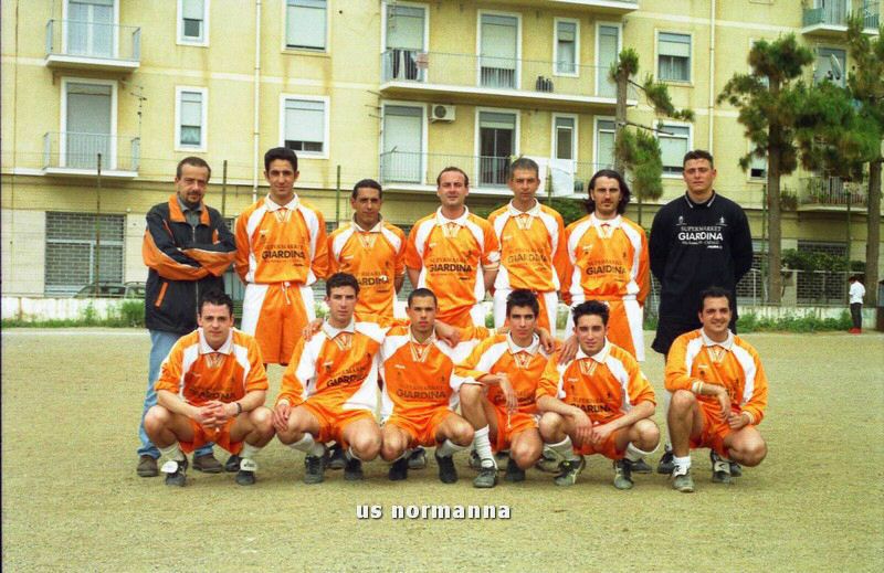 2000p08003_tn_tm.jpg