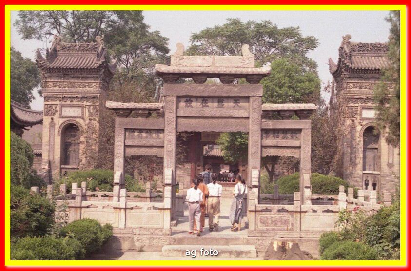 1997p22g023_tn.jpg